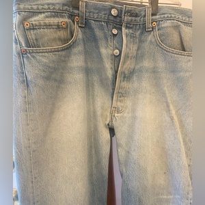 VINTAGE LEVI’S MENS 501 XX 38 x 32 BUTTON FLY JEANS.